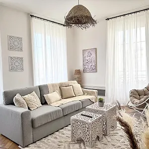  Appartement Cinnabar France